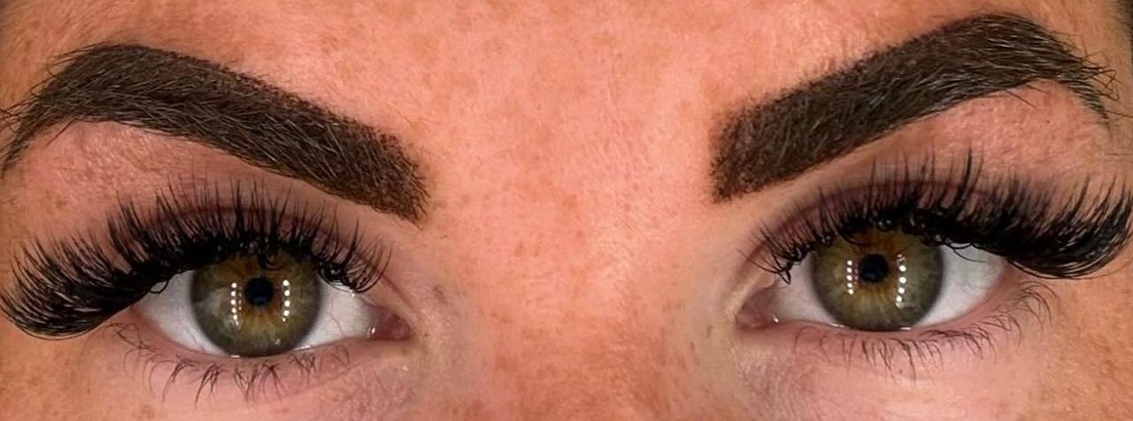 Combination brows freshly finished after treatment